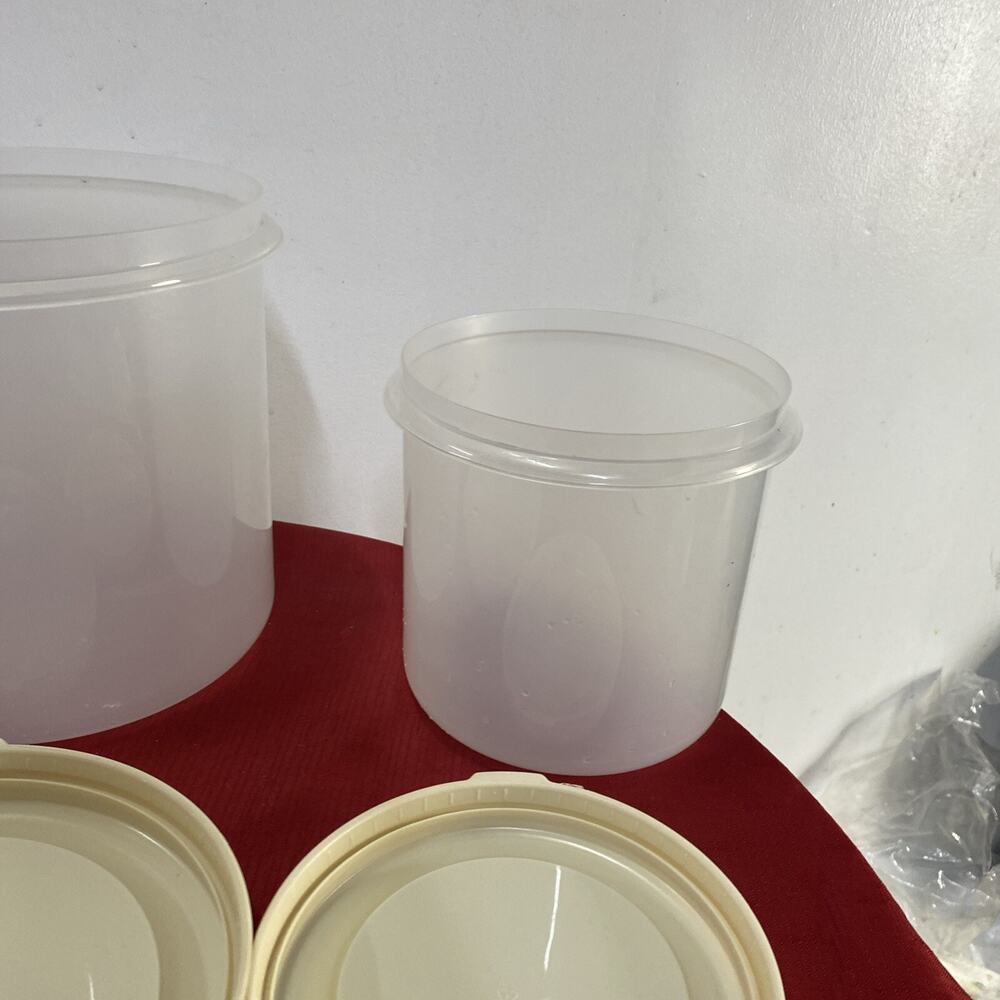 3- Nesting Pioneer Round Storage Containers Opaque w/Almond Lid 8,9,10” - Picture 4 of 15